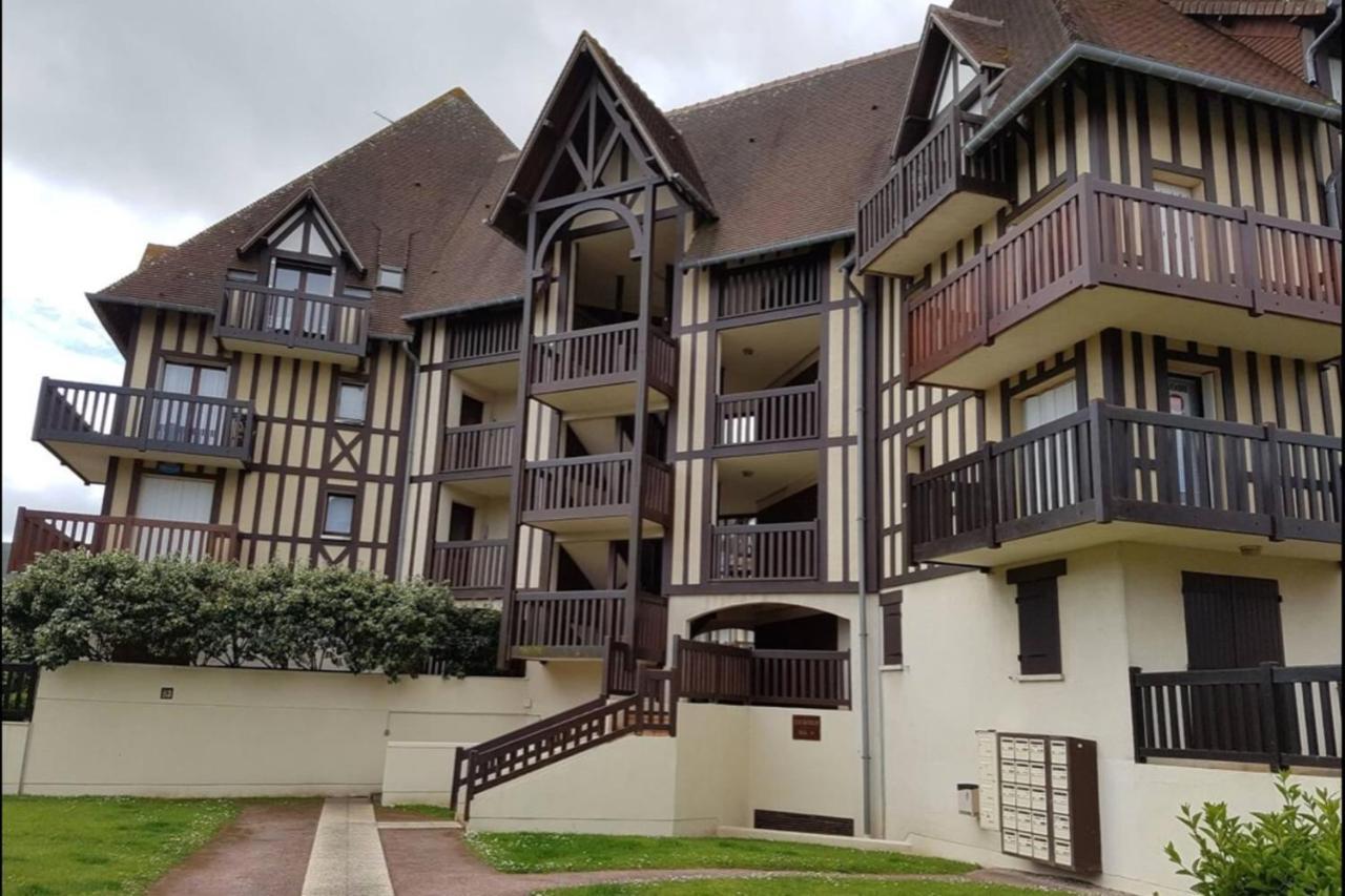 Apt With Balcony At 350 M From The Beach Cabourg Exterior photo